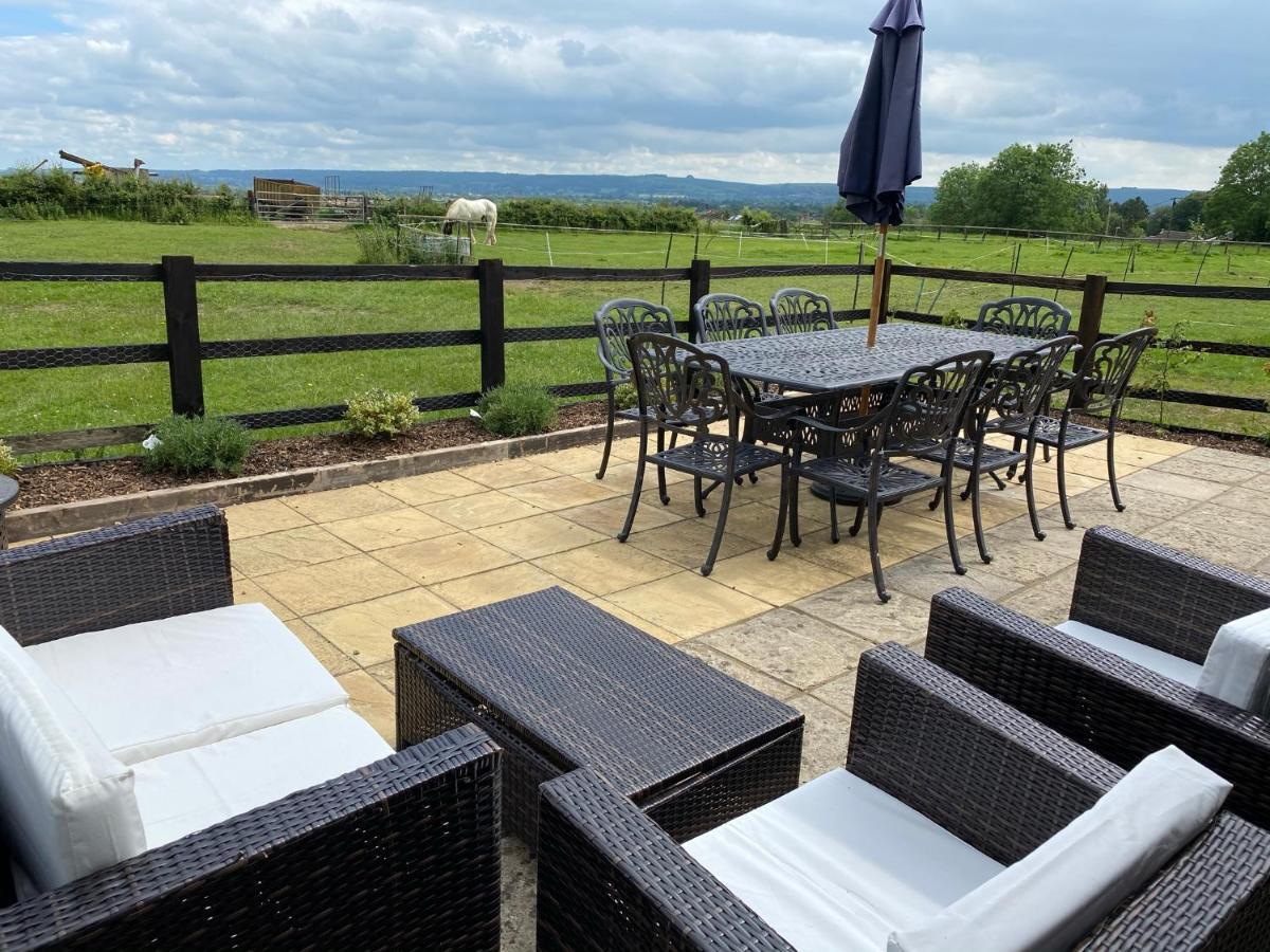 Rew Farm Country & Equestrian Accommodation - Sunrise Lodge 梅尔克舍姆 外观 照片